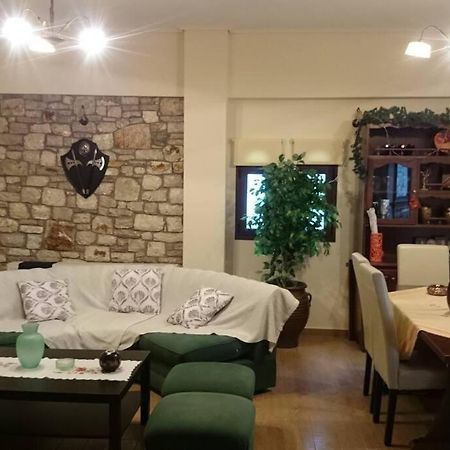 Villa Ria Kalawrita Zewnętrze zdjęcie